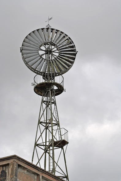 Eolienne Bolle  Epuisay, de plus prs