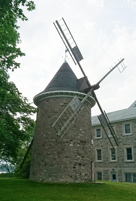Le moulin de Pointe Claire - Montr�al