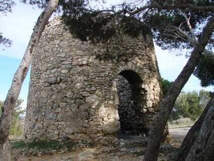 Ancien moulin � Bages