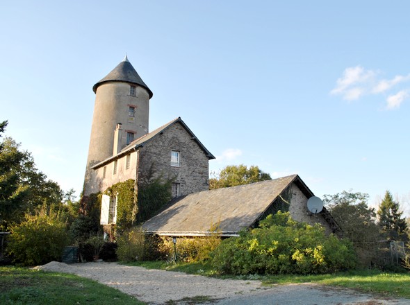 Le moulin de la Farauderie, vu de l'autre ct, et rnov !