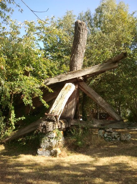 Ancien moulin pivot de Menainville - Binas