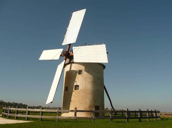 Moulin Blot  Bouhy - ailes dployes
