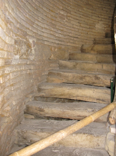 Escalier menant au premier tage