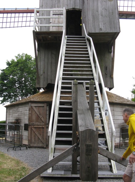 Queue du moulin permettant de le mettre au vent