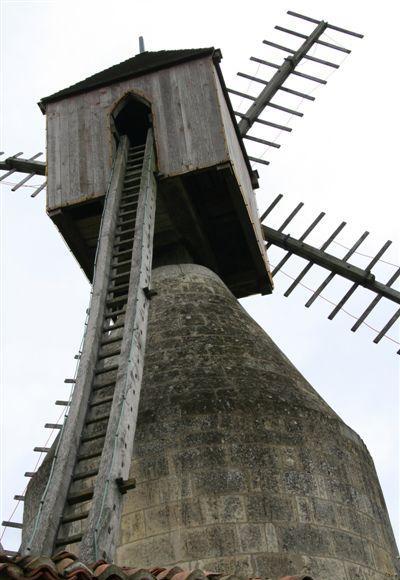 Moulin du Puy d'Ardanne - chelle, hucherolle