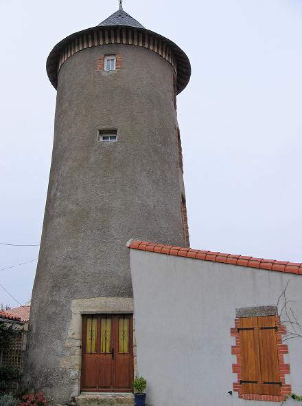 Le Grand Moulin  Chteau Thbaud, autre face