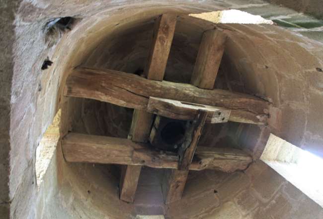 L'intrieur du masserau du moulin des Rochettes, on voit l'emplacement de l'axe vertical