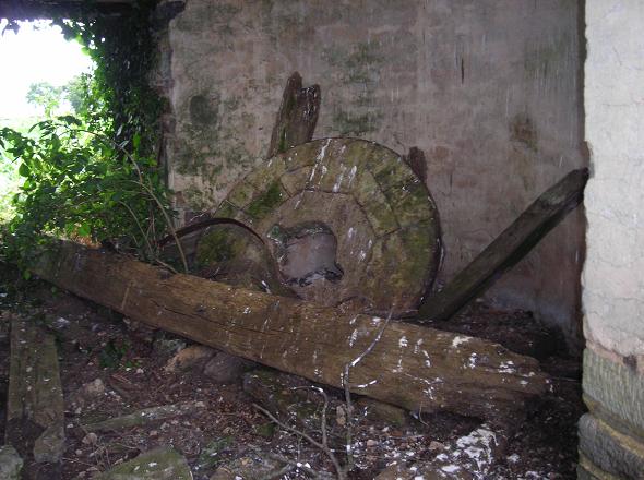 Intrieur de la tour, meule