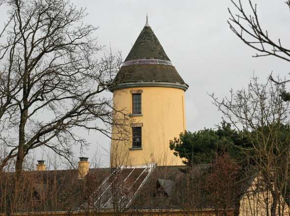 Moulin du Tertre Tomb - Couron