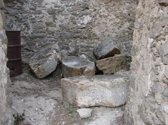 Anciennes meules du moulin