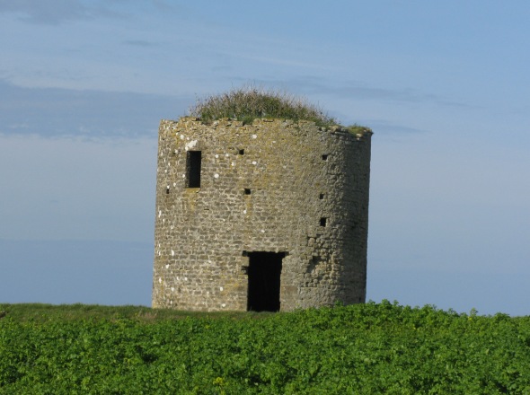 Ancien moulin  Cricqueville en Bessin, autre vue