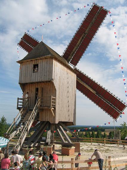 Le moulin de Dosches en fte - derrire