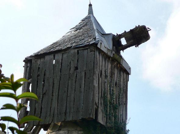 Hucherolle en mauvais tat du 2nd moulin situ rue d'Anjou