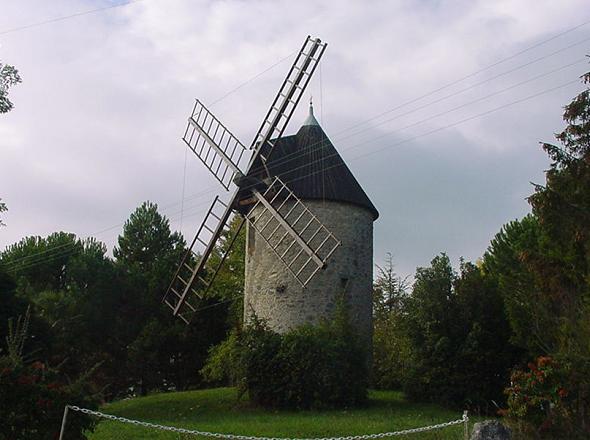 Moulin de Marchemal  Doulezon - limite Pujols