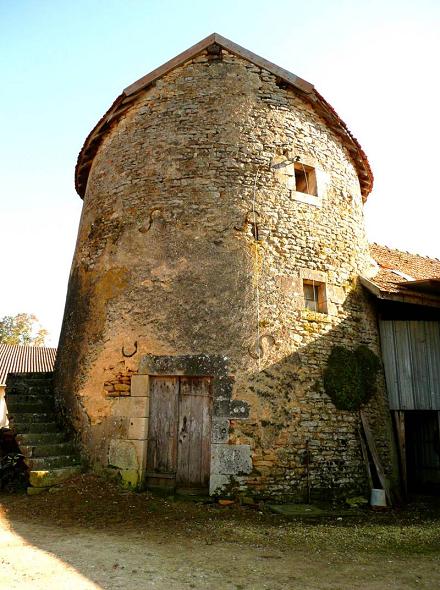 Ancien moulin  Entrains sur Nohain