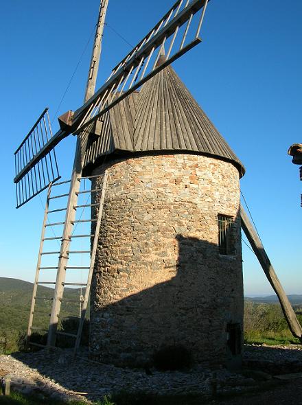 Moulin de Faugres avec ses ailes