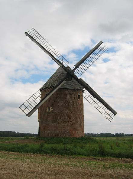 Le moulin fortifi de Frucourt de face