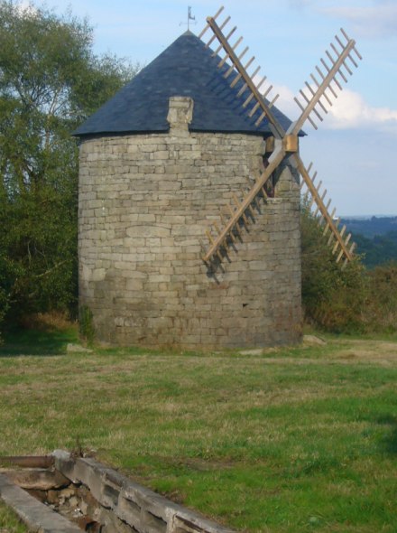 Le moulin du Mont a retrouv ses ailes