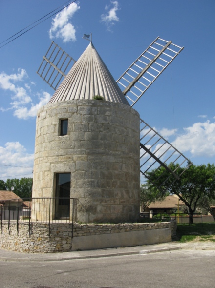 Moulin restaur  Jonquires St Vincent - autre face