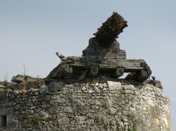 Ancienne tte d'arbre du moulin de Labrihe