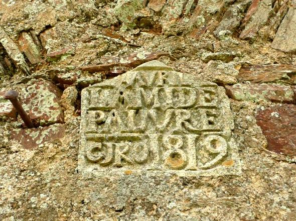 Date grave sur le linteau de la porte du moulin de la Gandounire - La Chaize le Vicomte