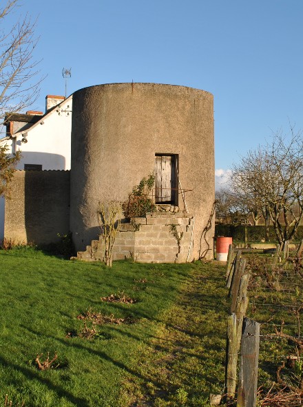 Ancien moulin tour