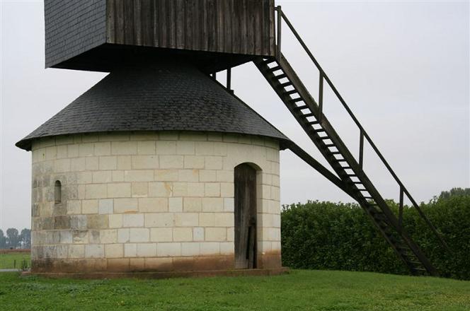 Cavette o taient entreposs les sacs de bl et de farine, au pied du pivot