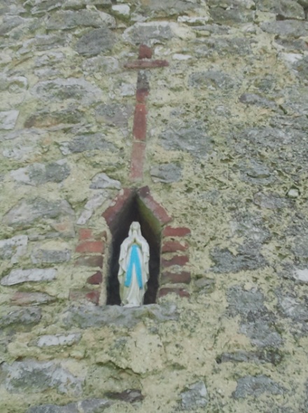 Vierge dans le mur du moulin de Landrethun le Nord