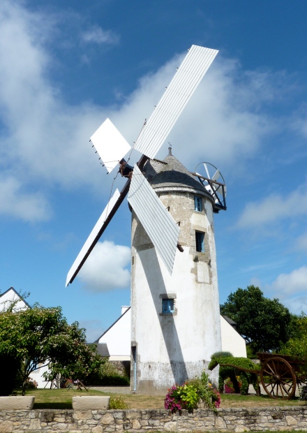 Le Moulin de Kerbrou avec ses ailes Berton dployes