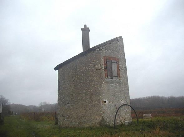 Ancien moulin à Les Montils