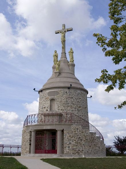 Ancien moulin transform en crucifix