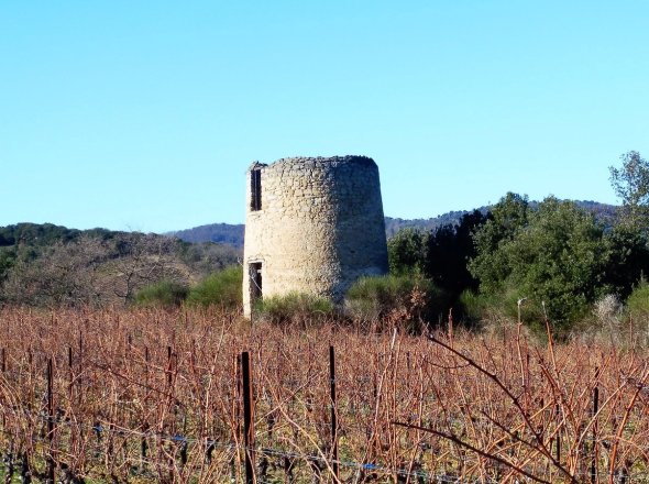 Ancien moulin  Loupia