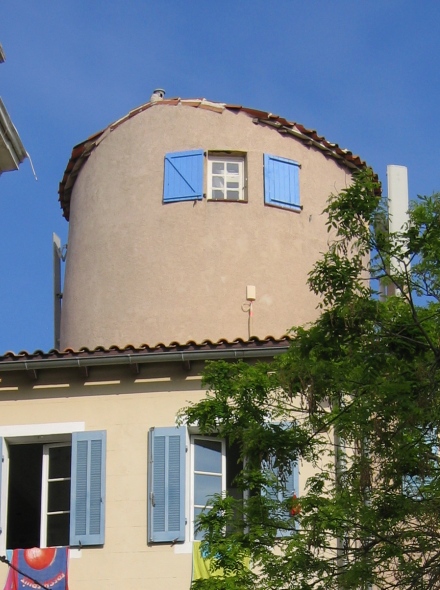 Ancien moulin dans la rue des moulins  Marseille