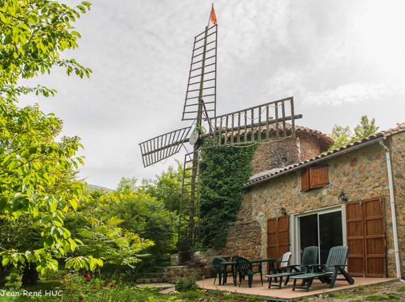 Ancien moulin transform en gte  Nebias