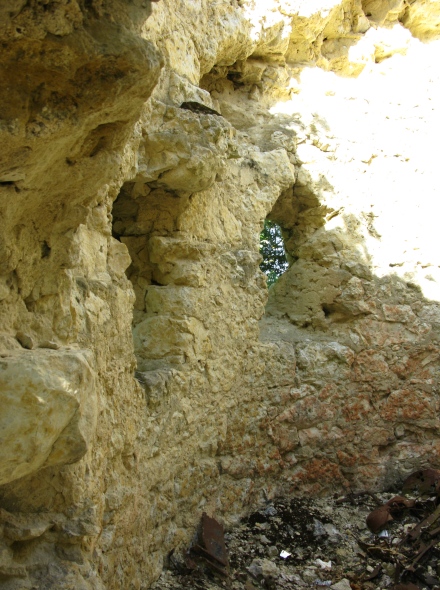 L'intrieur du moulin de Pavie, des trous et des cendres !