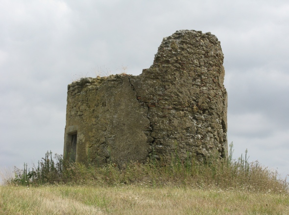 Ancien moulin  Pellefigue, autre vue