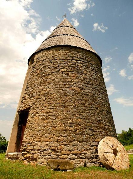 Un moulin jumeau de Pexiora