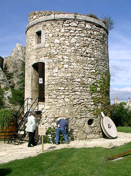 Le Moulin de Pierrelatte avant sa restauration