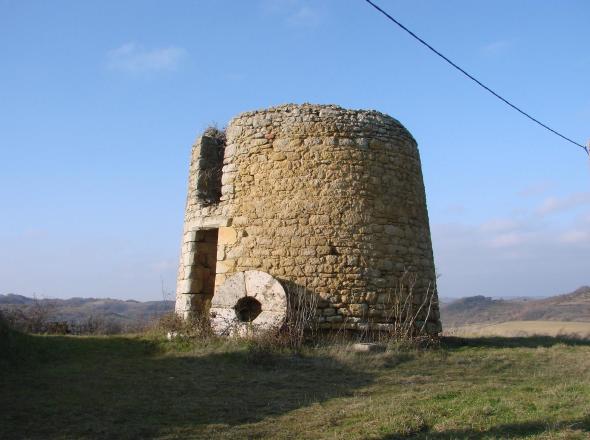 Ancien moulin  Plavilla