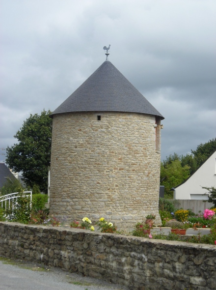 Un des deux moulins du quartier du Calvaire