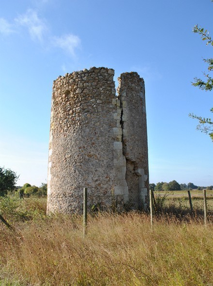 Ancien moulin de St Etienne de Chigny
