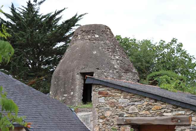 Ancien moulin cavier  St Jean de Linires