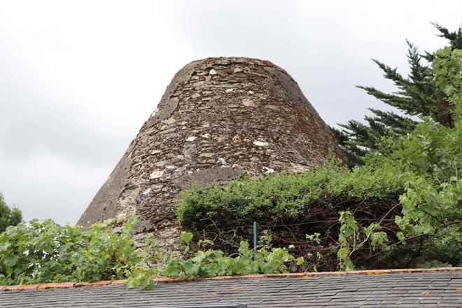 Ancien moulin cavier  St Jean de Linires, autre vue