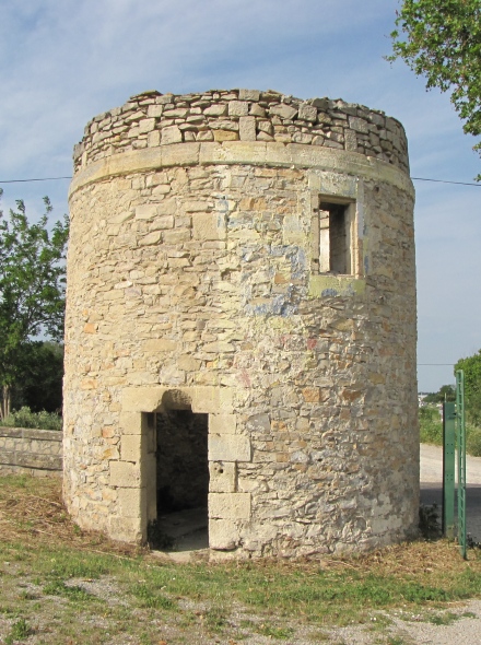 Moulin de St Laurent d'Aigouze, autre vue