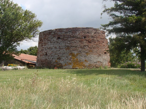 Moulin de Coustire vu de derrire