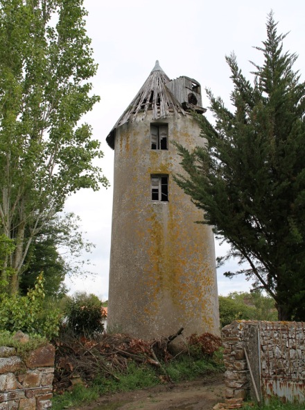 Le moulin de l'Ebeuapin qui se dtruit petit  petit