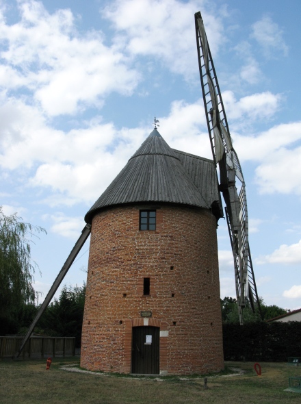 Moulin de St Lys, autre vue