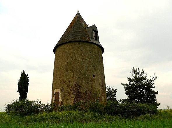 Moulin de St Mars des Prs, d'un ct