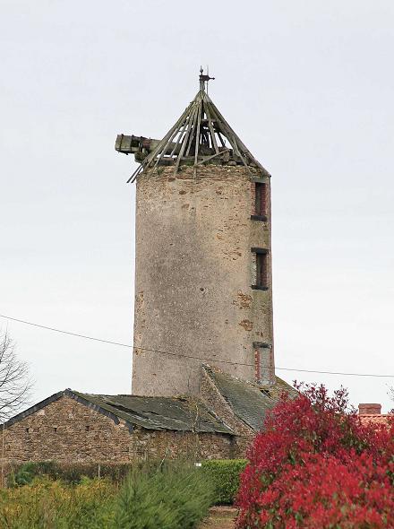 Moulin des places - St Mars du Dsert avant sa restauration