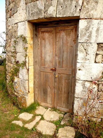 La porte du Moulin de St Michel en L'Herm